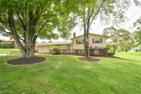 2496 Northview Dr, Cortland, OH 44410