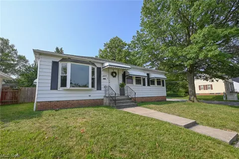 10715 Windham Rd, Parma, OH 44130 photo 28