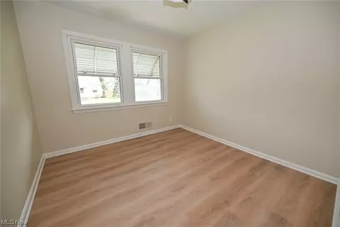 10715 Windham Rd, Parma, OH 44130 photo 16