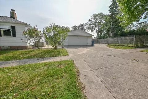10715 Windham Rd, Parma, OH 44130 photo 23