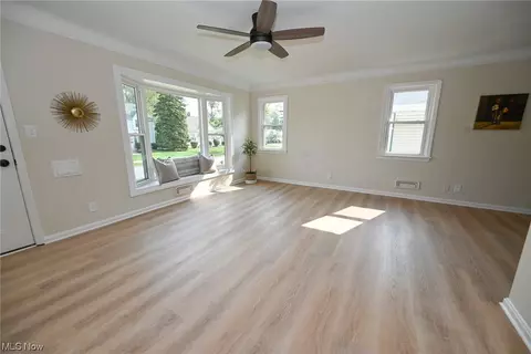 10715 Windham Rd, Parma, OH 44130 photo 10
