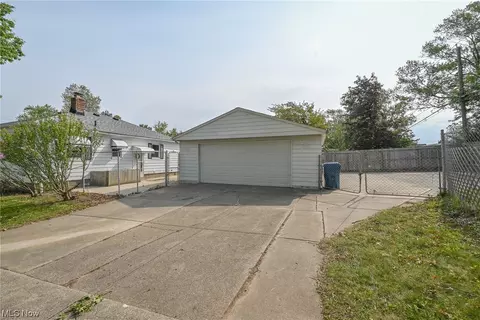 10715 Windham Rd, Parma, OH 44130 photo 25