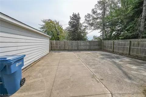 10715 Windham Rd, Parma, OH 44130 photo 26