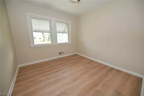 10715 Windham Rd, Parma, OH 44130 photo 16