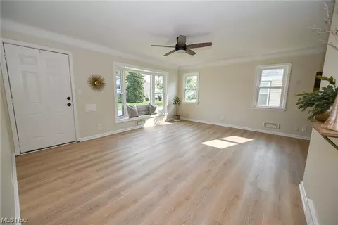 10715 Windham Rd, Parma, OH 44130 photo 11