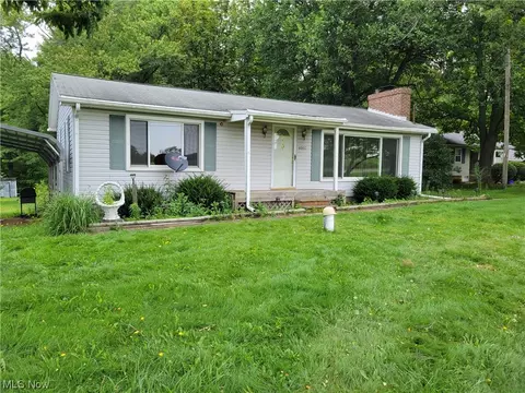 4907 St Rt 82, Mantua, OH 44255