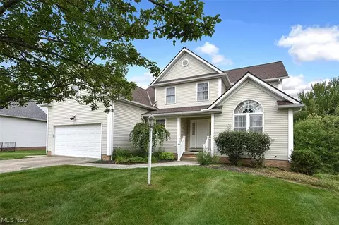 6730 Chinkapin Ct, Oakwood Village, OH 44146