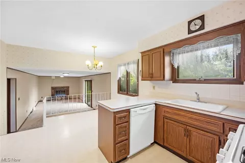 2306 David Ave, Parma, OH 44134 photo 12