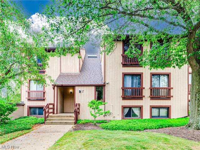 1105 Canyon View Rd #106, Northfield, OH 44067 | 35 Photos - Movoto