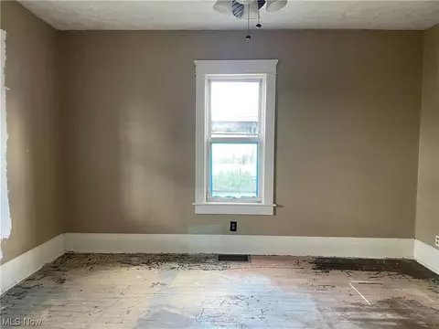 816 E Porter St, Malvern, OH 44644 photo 10
