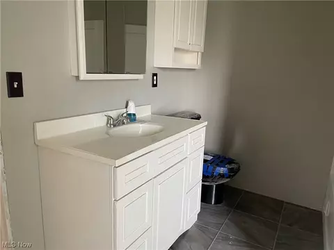 816 E Porter St, Malvern, OH 44644 photo 12