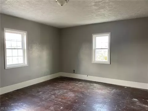 816 E Porter St, Malvern, OH 44644 photo 11