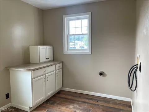 816 E Porter St, Malvern, OH 44644 photo 9