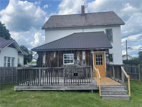 816 E Porter St, Malvern, OH 44644 photo 2