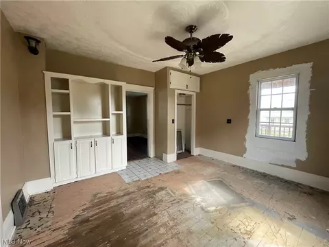 816 E Porter St, Malvern, OH 44644 photo 8