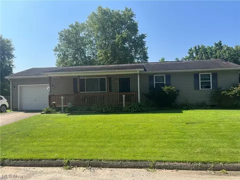 705 E Maple St, Davisville, WV 26142