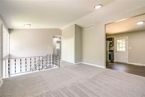 1615 Vicgross Ave, Akron, OH 44310 photo 9