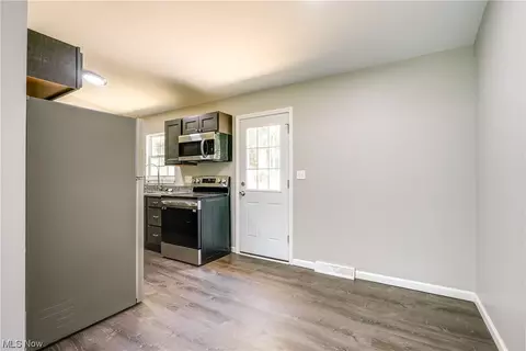 1615 Vicgross Ave, Akron, OH 44310 photo 11