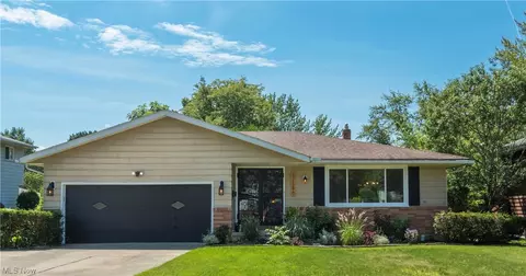 32580 Arlesford Dr, Solon, OH 44139