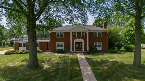 675 Muskingum Ave, Brewster, OH 44613