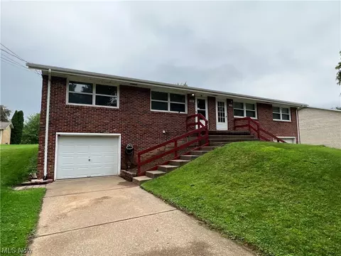 7635 Peyton St NW, Massillon, OH 44646 photo 2