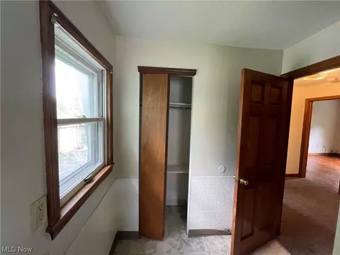 829 Berwin St, Akron, OH 44310 photo 16