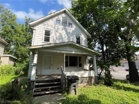 829 Berwin St, Akron, OH 44310 photo 1
