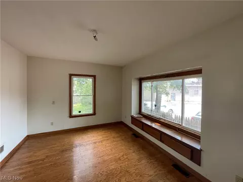 829 Berwin St, Akron, OH 44310 photo 7