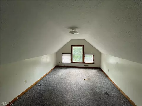 829 Berwin St, Akron, OH 44310 photo 17