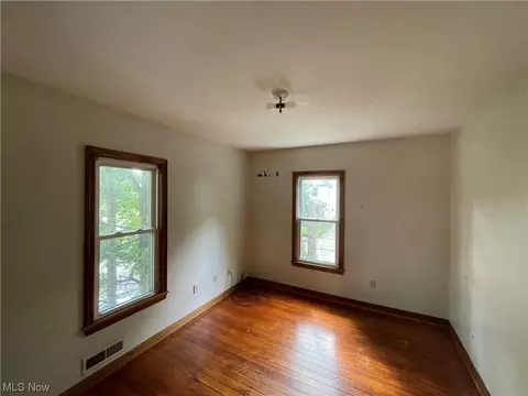 829 Berwin St, Akron, OH 44310 photo 11