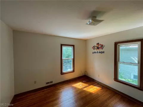 829 Berwin St, Akron, OH 44310 photo 9