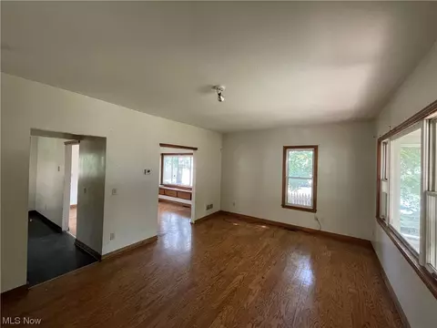 829 Berwin St, Akron, OH 44310 photo 5