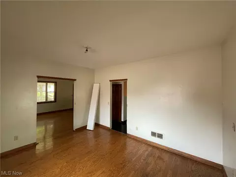 829 Berwin St, Akron, OH 44310 photo 8