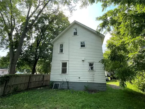 829 Berwin St, Akron, OH 44310 photo 23