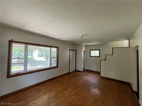 829 Berwin St, Akron, OH 44310 photo 6