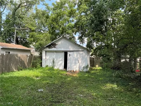 829 Berwin St, Akron, OH 44310 photo 24