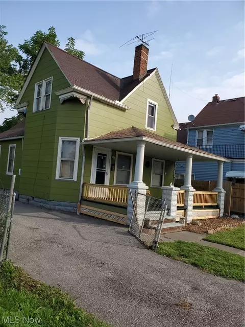 5885 Cable Ave, Cleveland, OH 44127