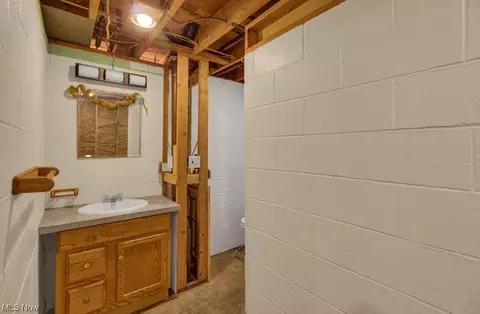 342 E Mohawk Dr, Malvern, OH 44644 photo 22
