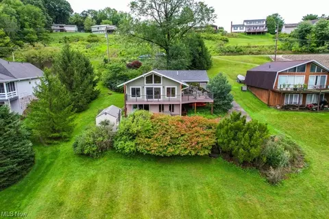 342 E Mohawk Dr, Malvern, OH 44644 photo 1