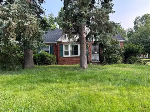 18204 Libby Rd, Maple Heights, OH 44137