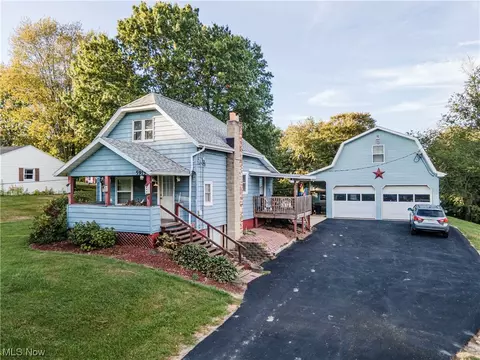 5915 Brinker St SW, Navarre, OH 44662