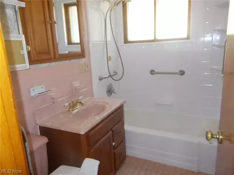 1422 E 31st St, Ashtabula, OH 44004 photo 11