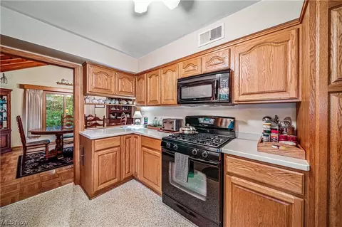35510 Ridge Rd, Willoughby, OH 44094 photo 5