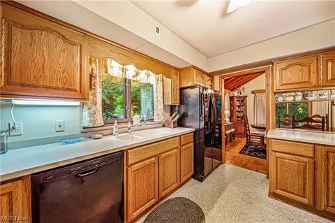 35510 Ridge Rd, Willoughby, OH 44094 photo 3