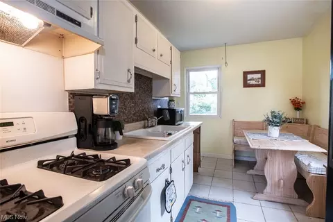 331 Bon Air Ave, Elyria, OH 44035 photo 7