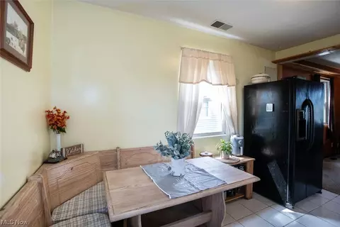 331 Bon Air Ave, Elyria, OH 44035 photo 10