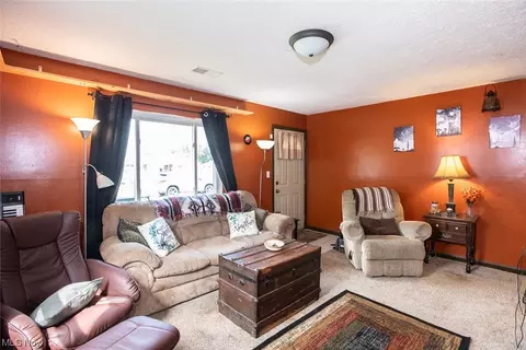 331 Bon Air Ave, Elyria, OH 44035 photo 5
