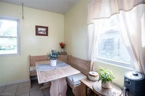 331 Bon Air Ave, Elyria, OH 44035 photo 9