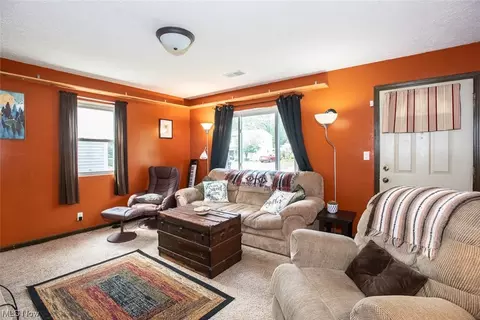 331 Bon Air Ave, Elyria, OH 44035 photo 3