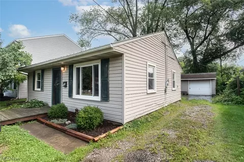 331 Bon Air Ave, Elyria, OH 44035 photo 2